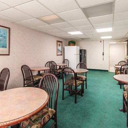 Red Roof Inn Morehead Exterior foto